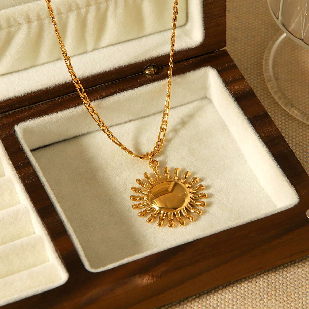 Wholesale Women's Gold Plated Stainless Steel Geometric Figaro Chain Pendant Necklace In Ins Minimalist Style - Image 2