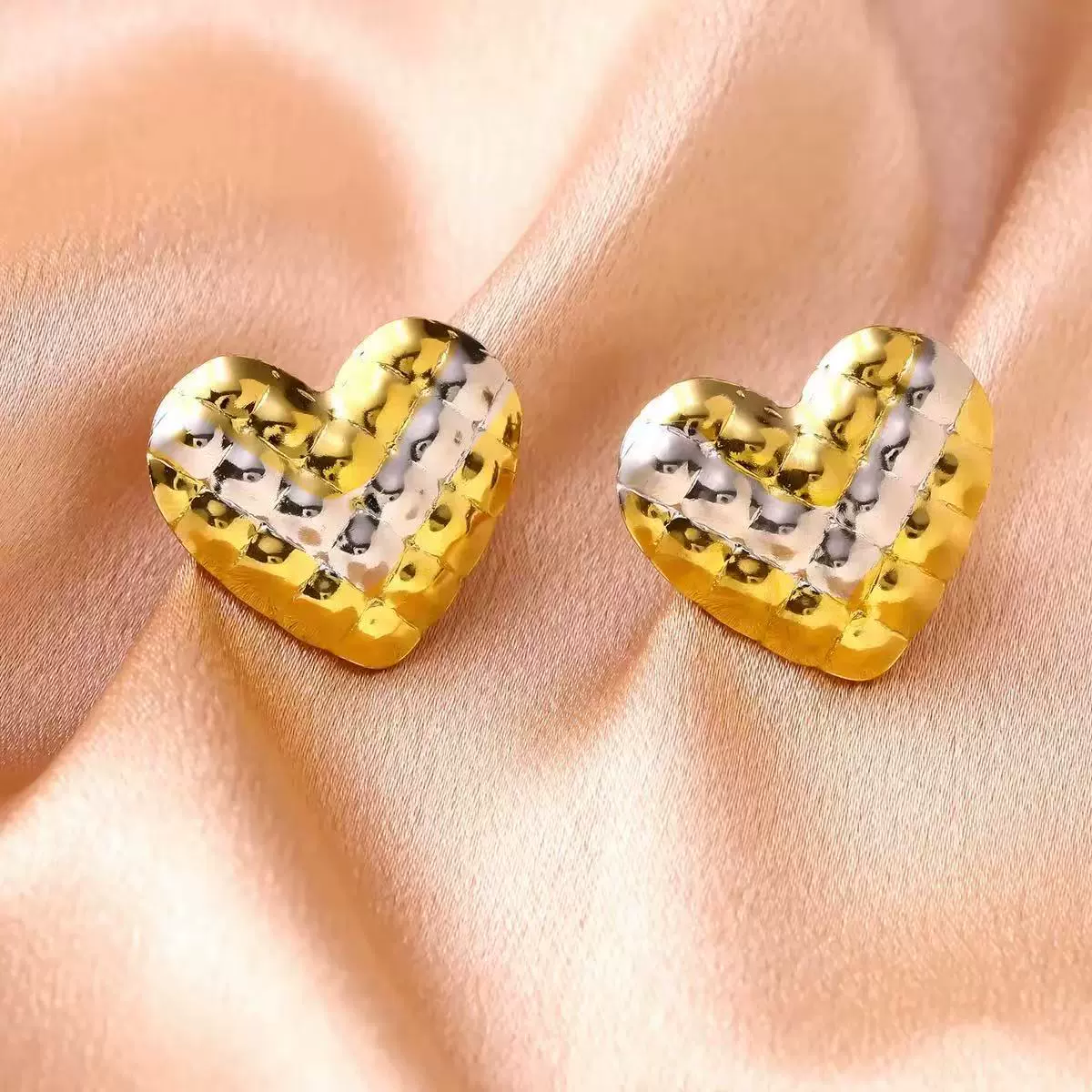 Wholesale Women's Hammered Electroplated Geometric Heart Stainless Steel Earrings Sweet And Cool Ins Style - Image 4