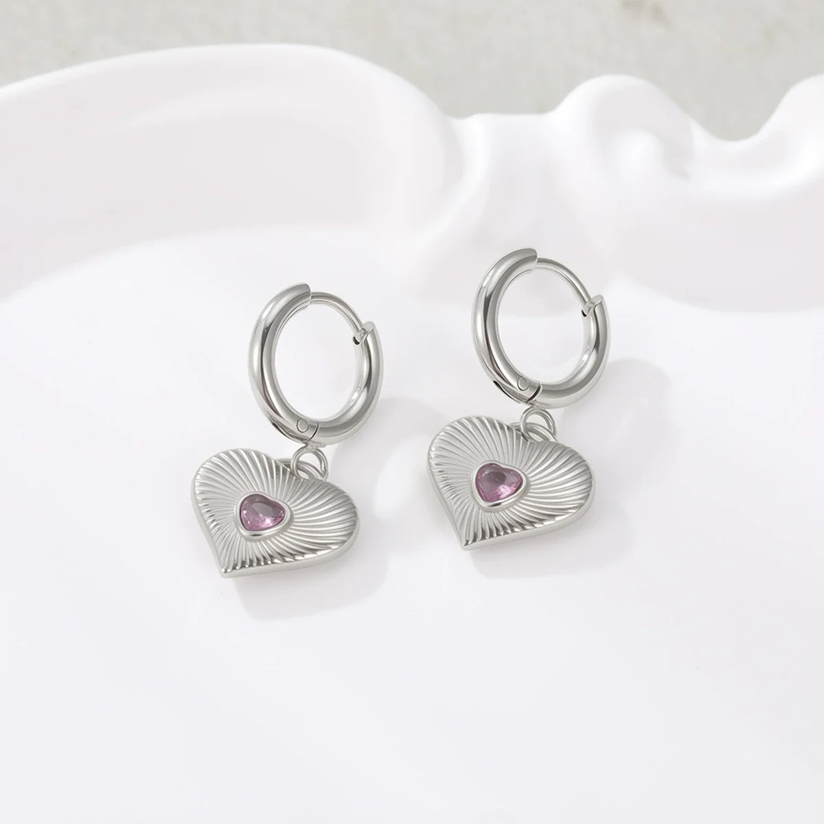 Wholesale Women's Heart Shaped Geometric Stainless Steel 18K Gold Electroplated Diamondencrusted Earrings - Image 4