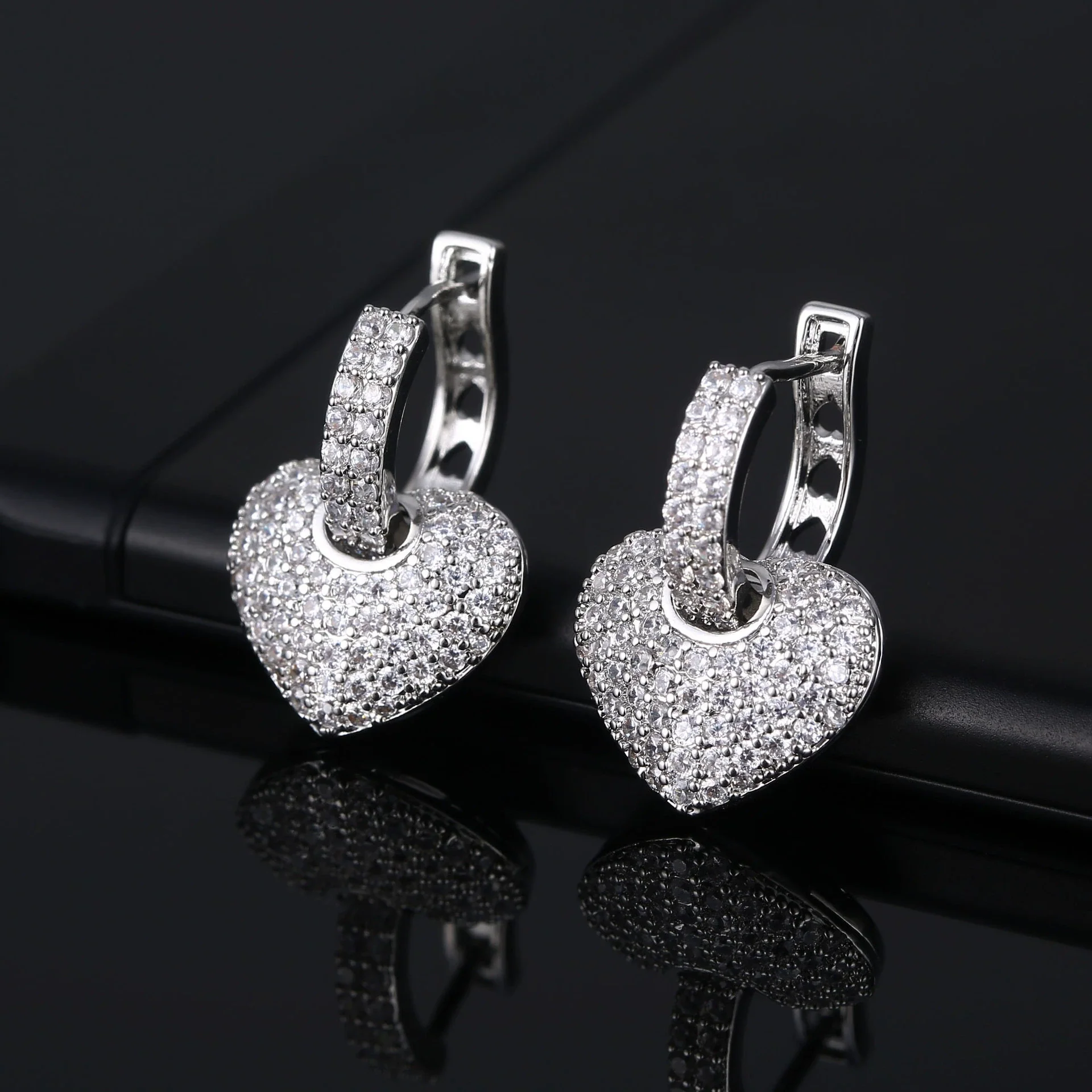 Wholesale Women's Heart Shaped Zircon Earrings Made Of Environmental Protection Copper - Image 3