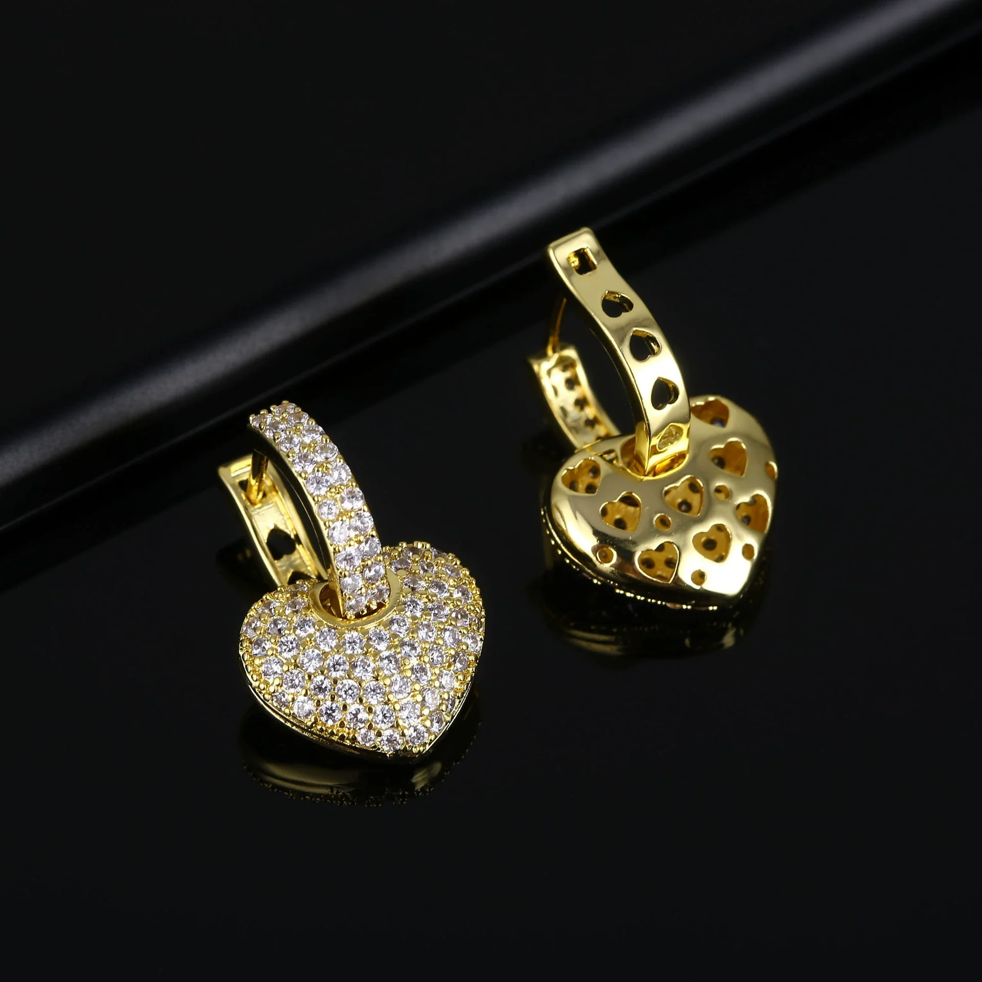 Wholesale Women's Heart Shaped Zircon Earrings Made Of Environmental Protection Copper - Image 4