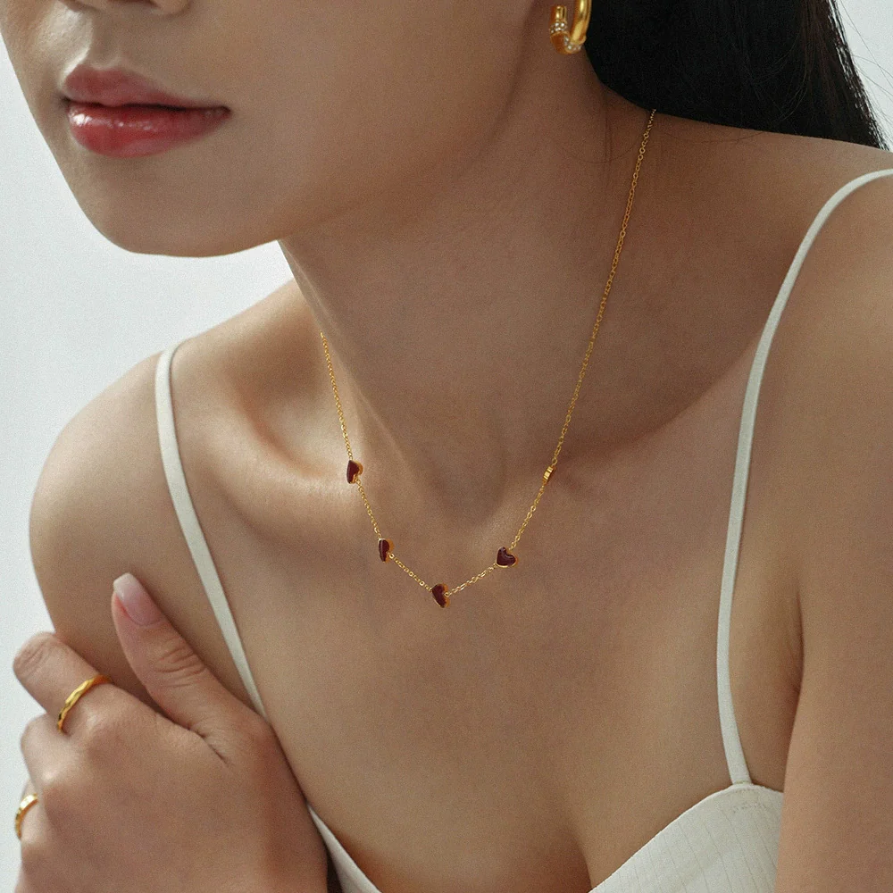 Wholesale Women's Heartshaped Geometric Stainless Steel Glazed Goldplated Clavicle Necklace In Light Luxury Style - Image 3