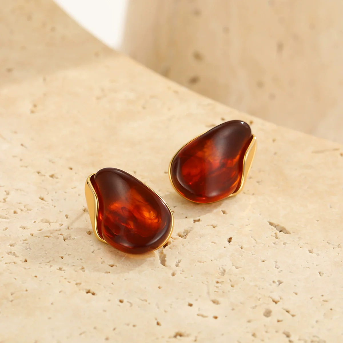Wholesale Women's Highend Electroplated Resin And Stainless Steel Metal Splicing Earrings - Image 3