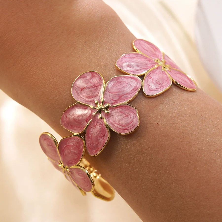 Wholesale Women's Highend Geometric Open Stainless Steel Oildripping Flower Bracelet - Image 2