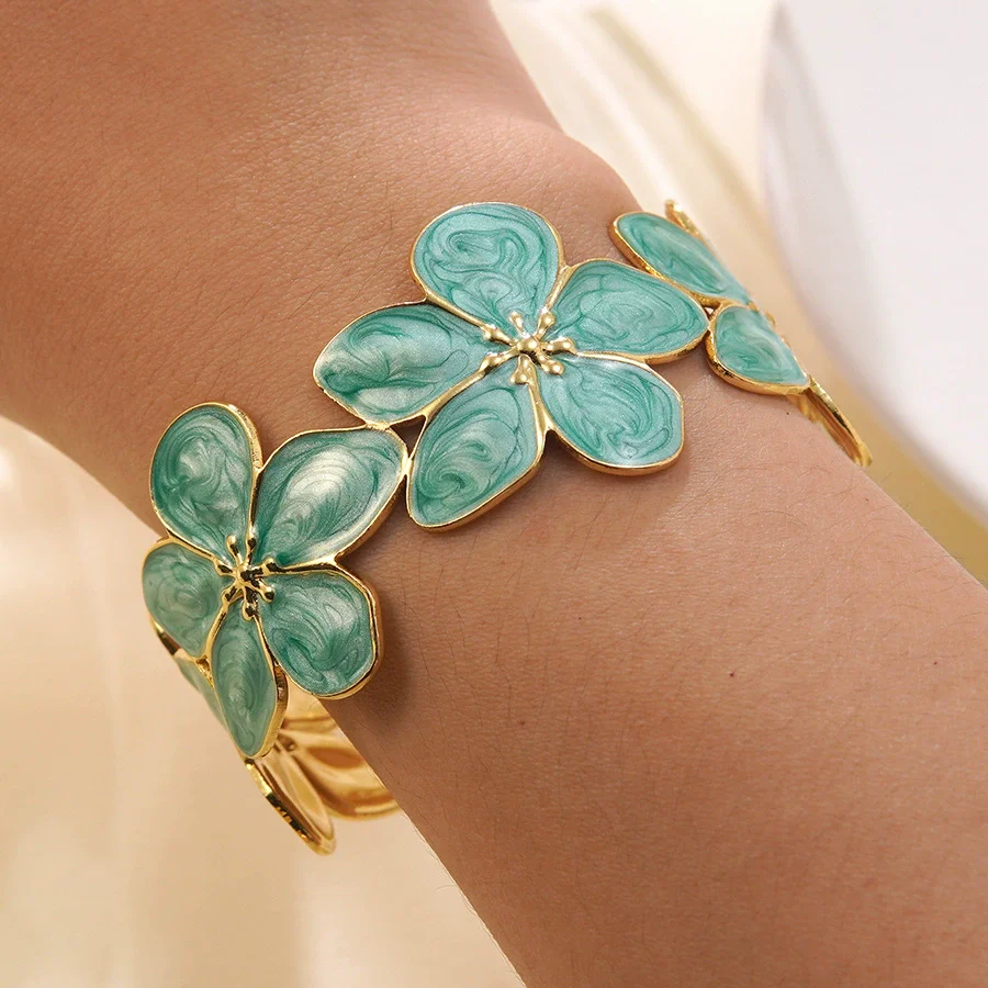 Wholesale Women's Highend Geometric Open Stainless Steel Oildripping Flower Bracelet - Image 6