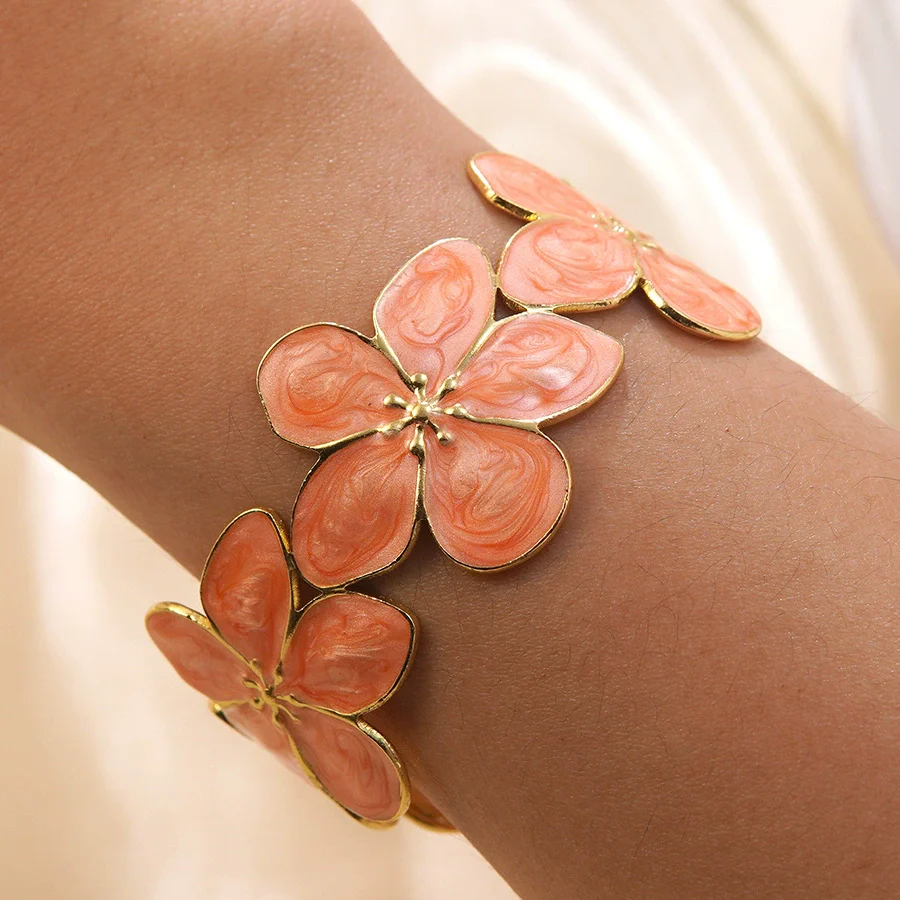 Wholesale Women's Highend Geometric Open Stainless Steel Oildripping Flower Bracelet - Image 7