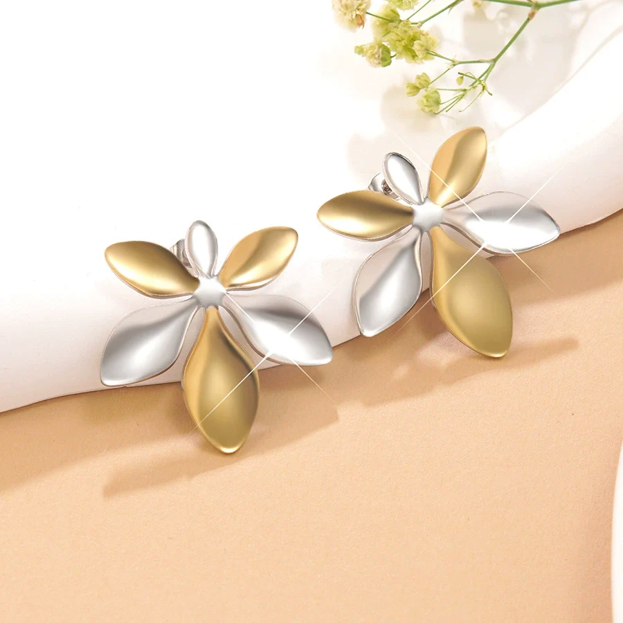 Wholesale Women's Highend Heart Shape Flower Goldplated Stainless Steel Earrings - Image 2