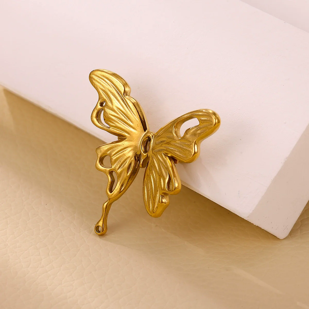 Wholesale Women's Highend Retro Elegant Bow Tie Starfish Stainless Steel Brooch Inlaid With Gold Accessories - Image 3