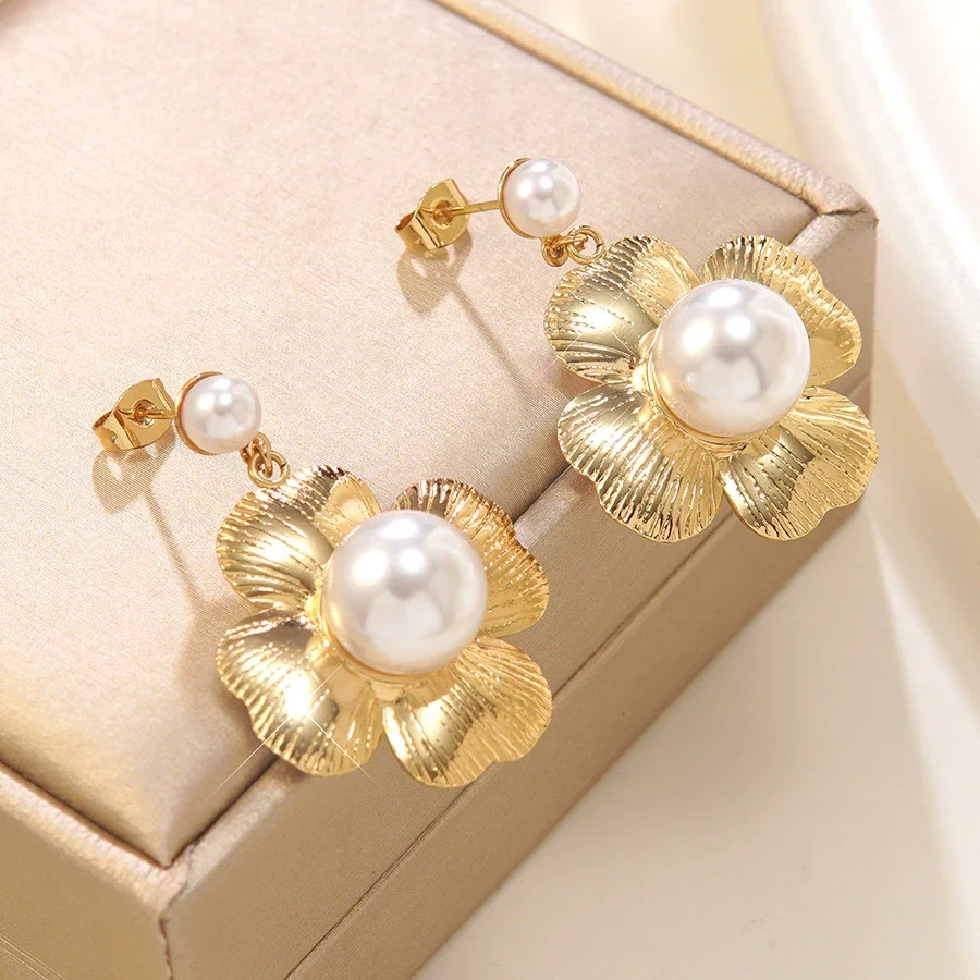 Wholesale Women's Highend Stainless Steel Stamped Flower Earrings Jewelry - Image 3