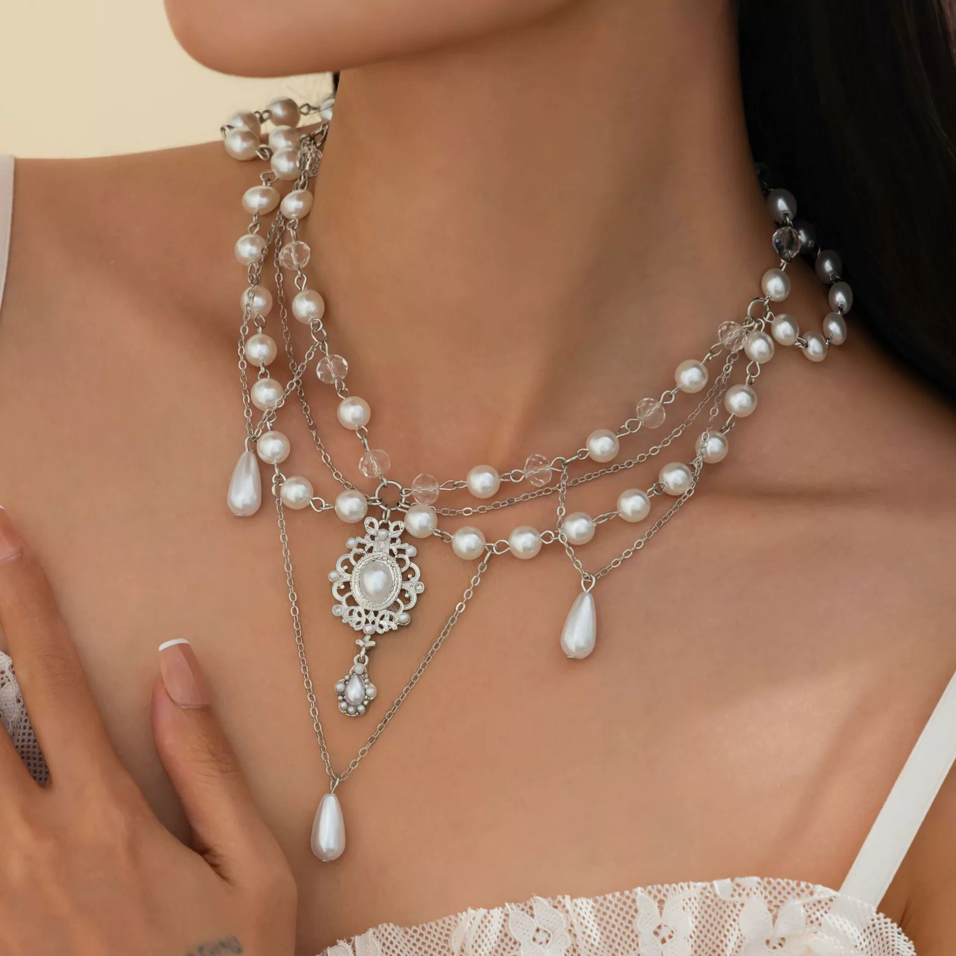 Wholesale Women's Imitation Pearl Tassel Necklace With Alloy Pendant Drop Shape Electroplated Metal Hollow Design - Image 7