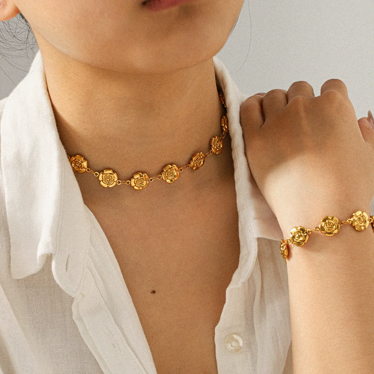 Wholesale Women's Ins Style Flower Pattern Stainless Steel Electroplated Necklace And Bracelet Jewelry - Image 2