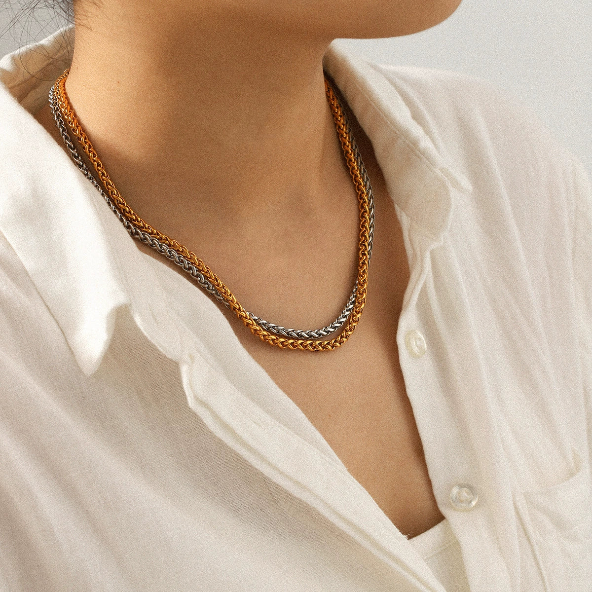 Wholesale Women's Ins Style Geometric Gold Plated Stainless Steel Carabiner Pendant Thick Chain Necklace - Image 3