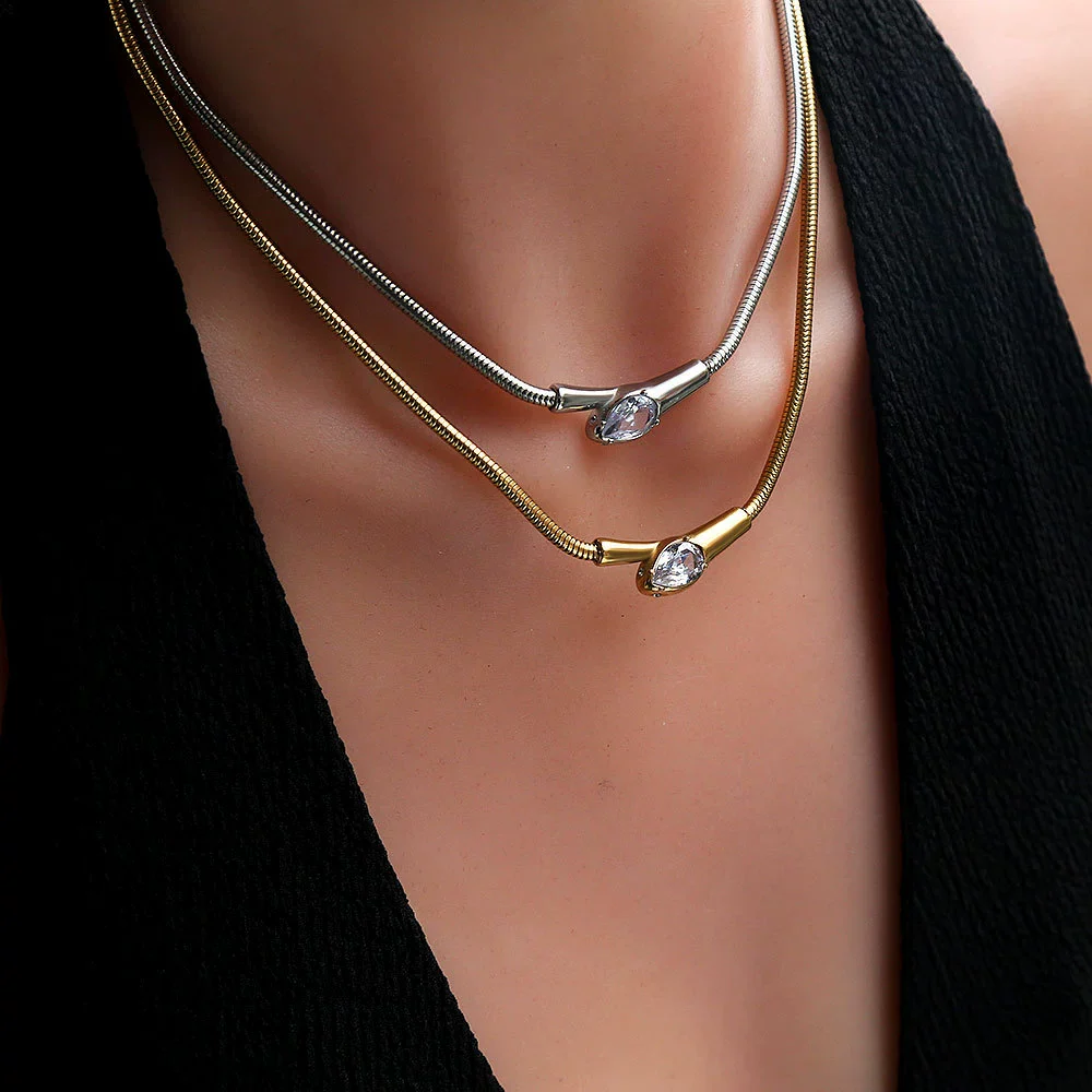 Wholesale Women's Ins Style Geometric Snake Head Stainless Steel Electroplated Snake Bone Chain Necklace - Image 2