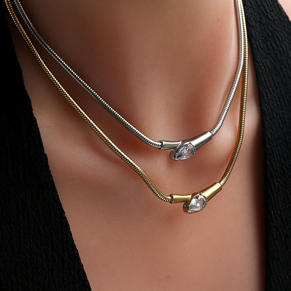 Wholesale Women's Ins Style Geometric Snake Head Stainless Steel Electroplated Snake Bone Chain Necklace - Image 4