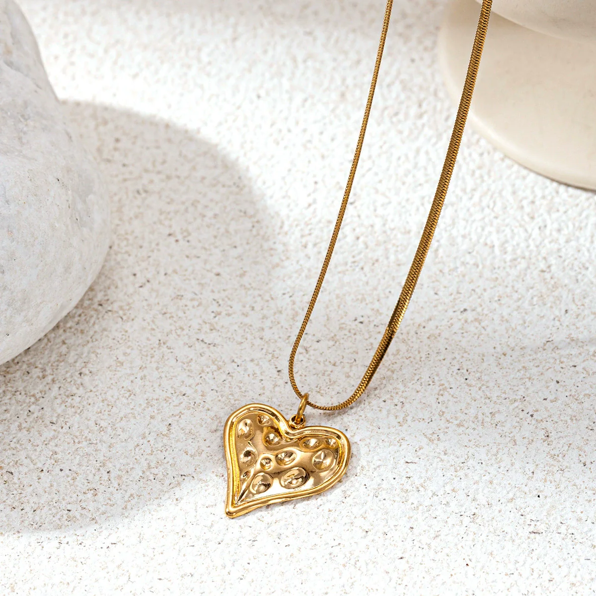 Wholesale Women's Ins Style Minimalist Stainless Steel And Titanium Steel Electroplated Hammered Heart Pendant Sweater Chain Necklace - Image 2