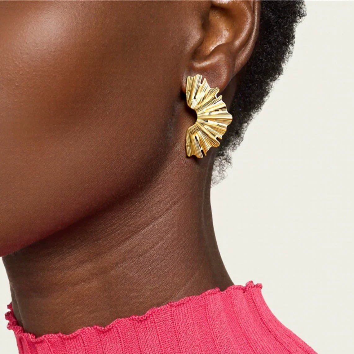 Wholesale Women's Ins Style Pleated Texture Titanium Steel And Stainless Steel Leaf Earrings With Pvd Furnace Vacuum Real Gold Plating - Image 2
