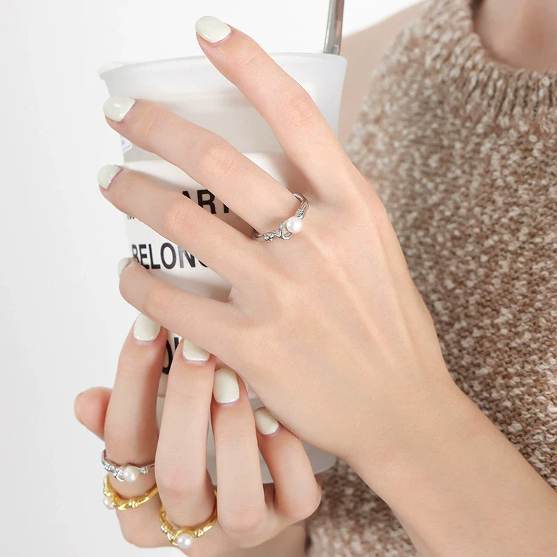 Wholesale Women's Irregular Geometric Titanium Steel Ring Inlaid With Natural Freshwater Pearl Electroplated - Image 4