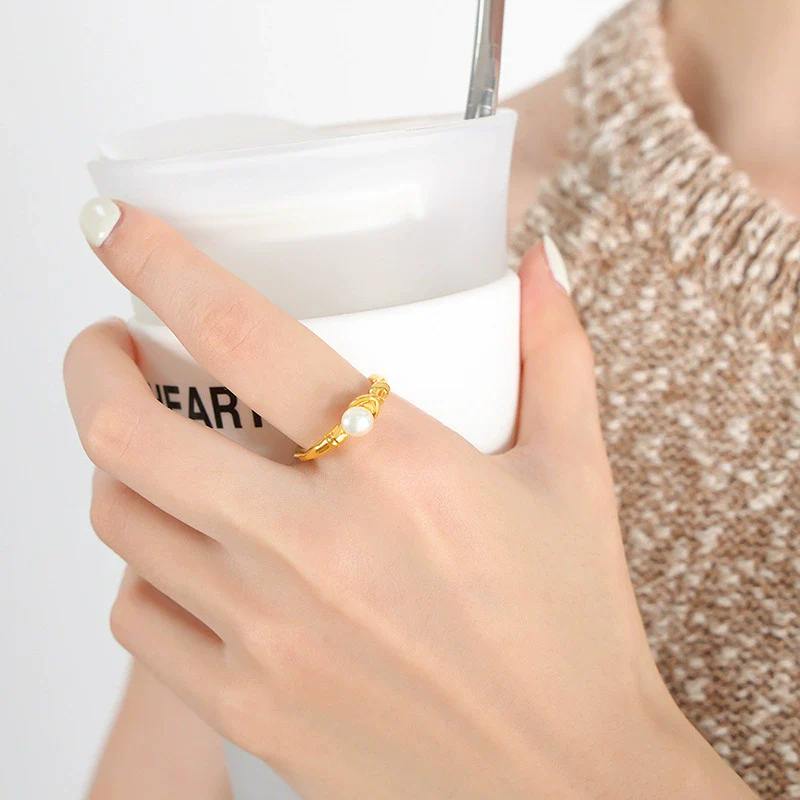 Wholesale Women's Irregular Geometric Titanium Steel Ring Inlaid With Natural Freshwater Pearl Electroplated - Image 7
