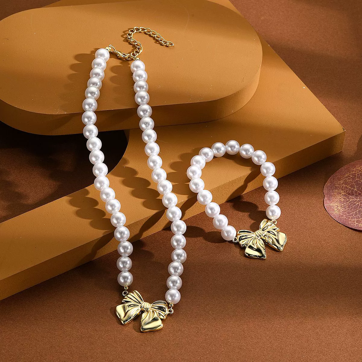 Wholesale Women's Jewelry Alloy Imitation Pearl Bow Geometric Necklace With Electroplating - Image 3