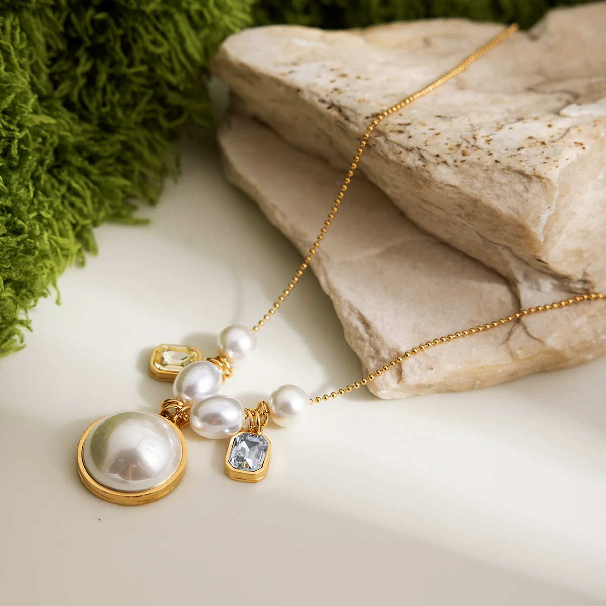 Wholesale Women's Jewelry Light Luxury Geometric Style Stainless Steel Imitation Pearl Necklace With Electroplating - Image 4