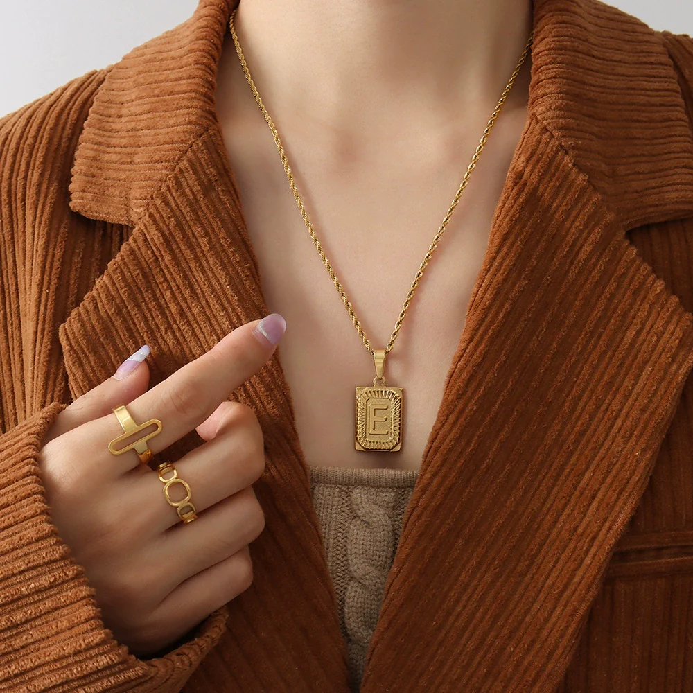 Wholesale Women's Jewelry 316L Stainless Steel Luxury Retro Necklace With Geometric Pattern And Electroplating Treatment - Image 10