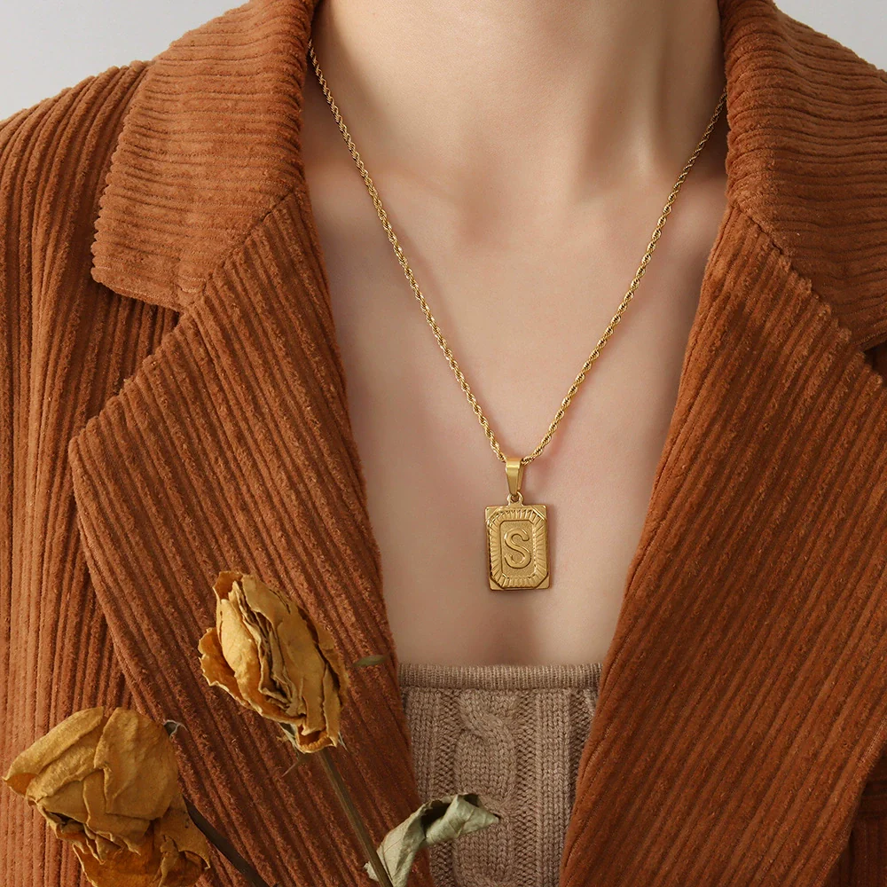 Wholesale Women's Jewelry 316L Stainless Steel Luxury Retro Necklace With Geometric Pattern And Electroplating Treatment - Image 24