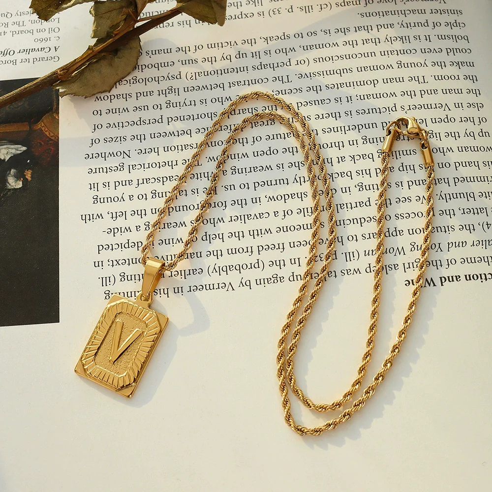 Wholesale Women's Jewelry 316L Stainless Steel Luxury Retro Necklace With Geometric Pattern And Electroplating Treatment - Image 27