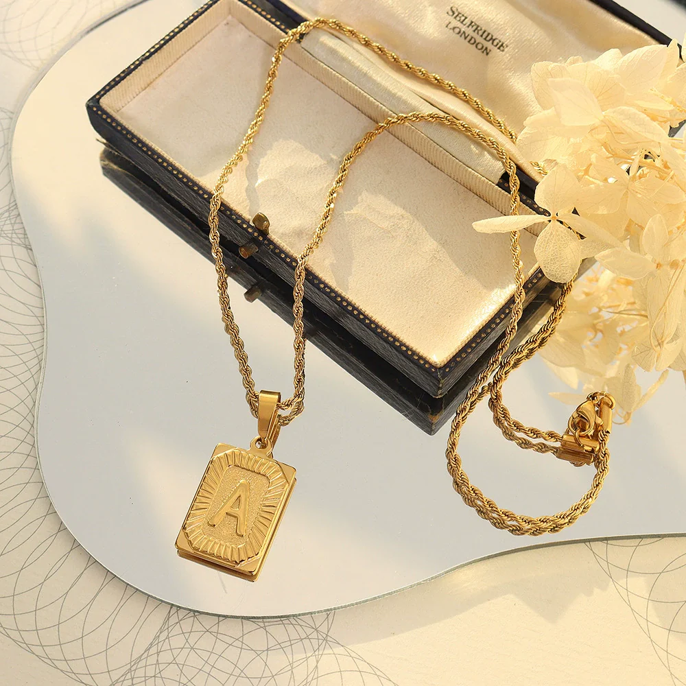Wholesale Women's Jewelry 316L Stainless Steel Luxury Retro Necklace With Geometric Pattern And Electroplating Treatment - Image 6