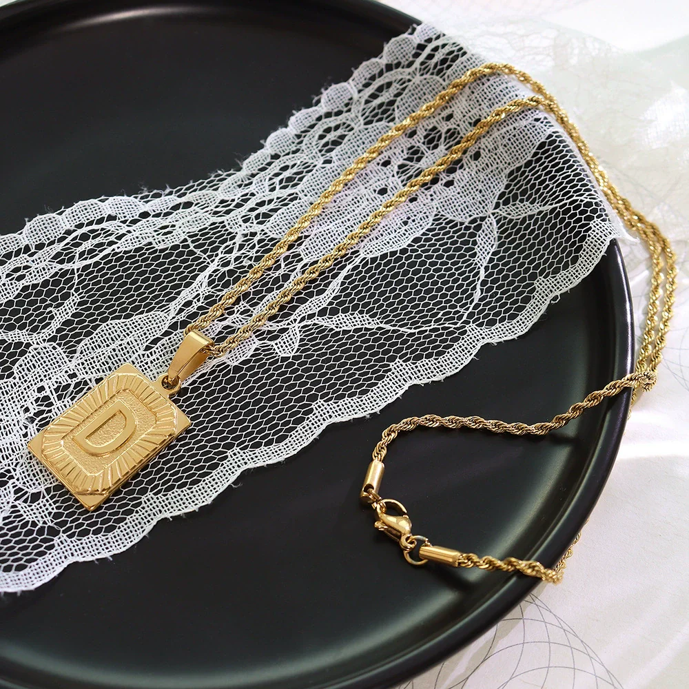 Wholesale Women's Jewelry 316L Stainless Steel Luxury Retro Necklace With Geometric Pattern And Electroplating Treatment - Image 9