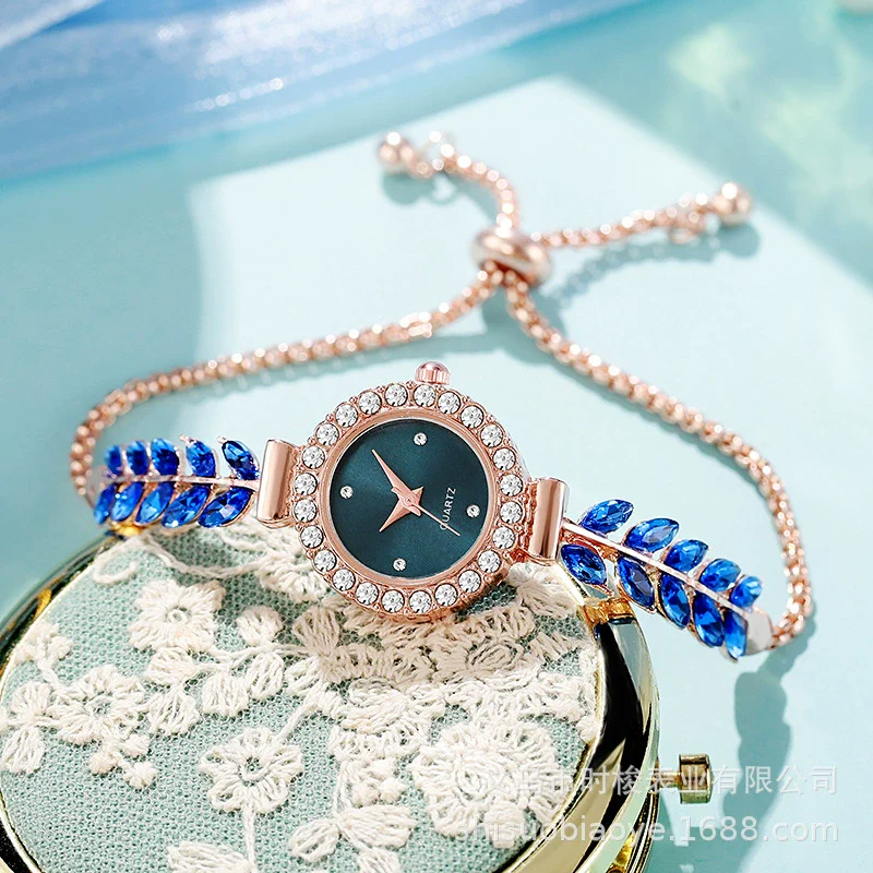 Wholesale Women's Leisure Quartz Watch Alloy Material Round Dial Rhinestone Jewelry - Image 10