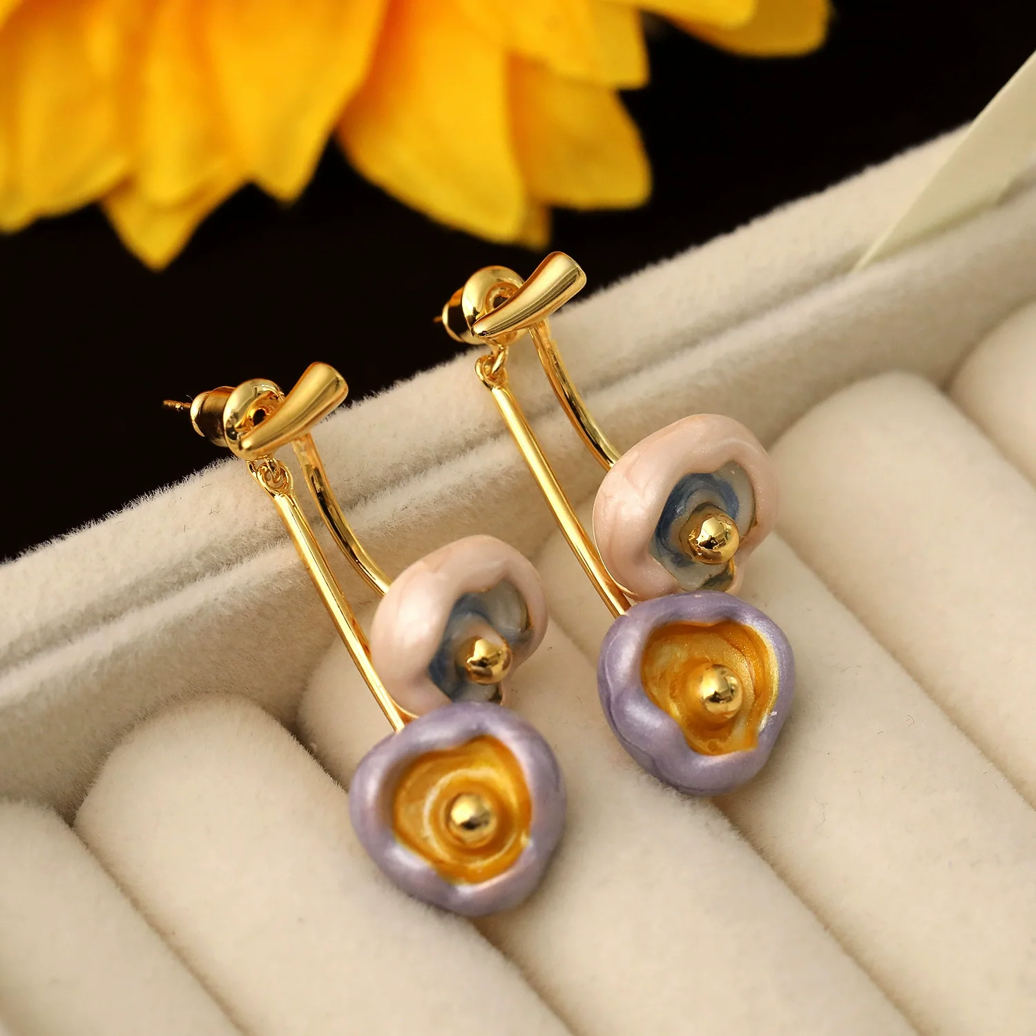 Wholesale Women's Light Luxury Copper Electroplating Geometric Plant Flowers Drop Oil Earrings - Image 6
