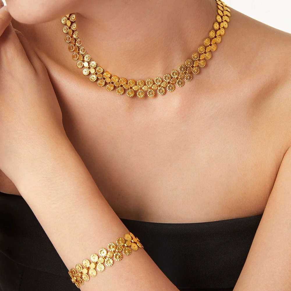 Wholesale Women's Light Luxury Flower And Sun Pattern Jewelry Set Titanium Steel Electroplated Necklace And Bracelet