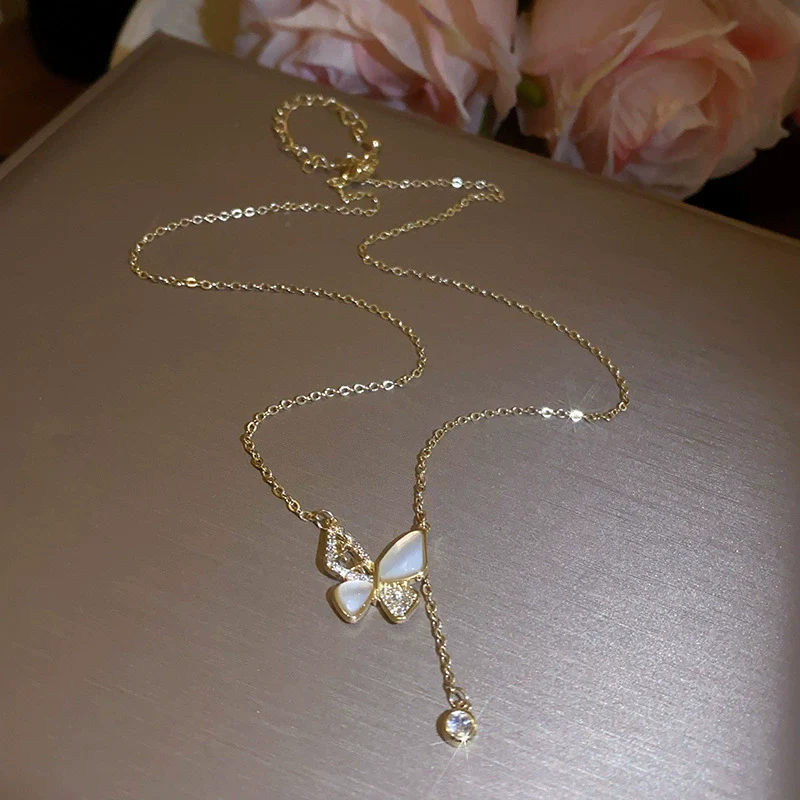 Wholesale Women's Light Luxury Geometric Animal Copper Alloy Real Gold Electroplated Fritillary Butterfly Pearl Necklace - Image 9