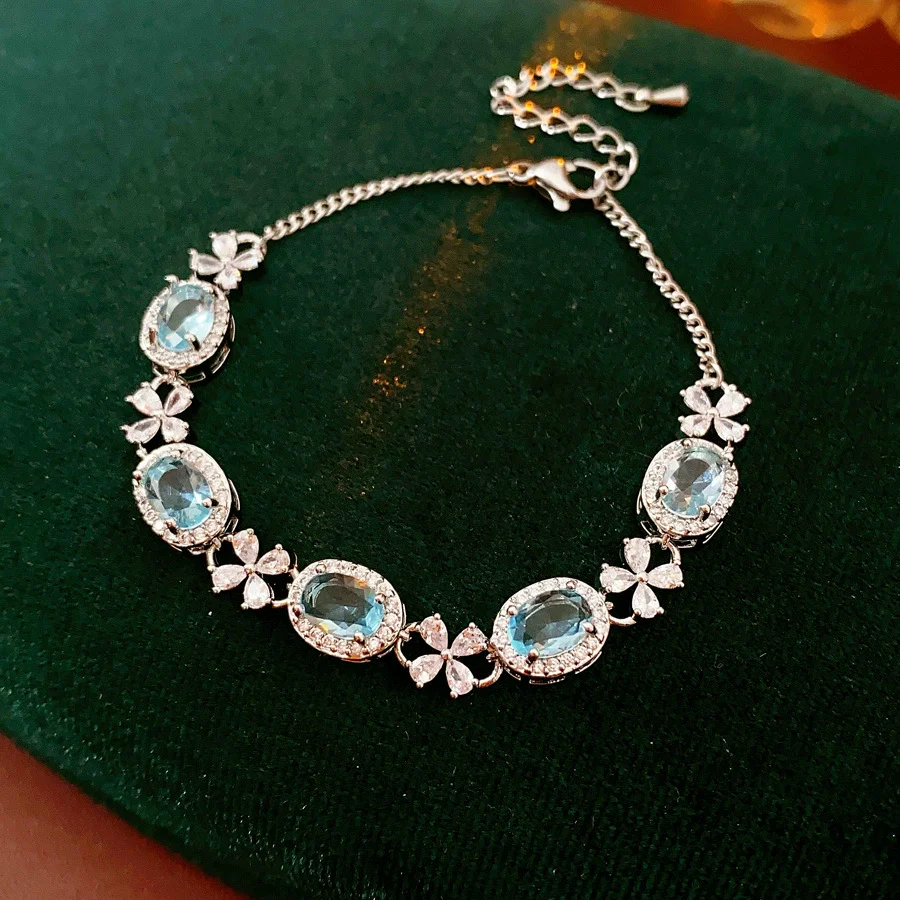 Wholesale Women's Light Luxury Geometric Copper Plastic Zircon Bracelet - Image 12