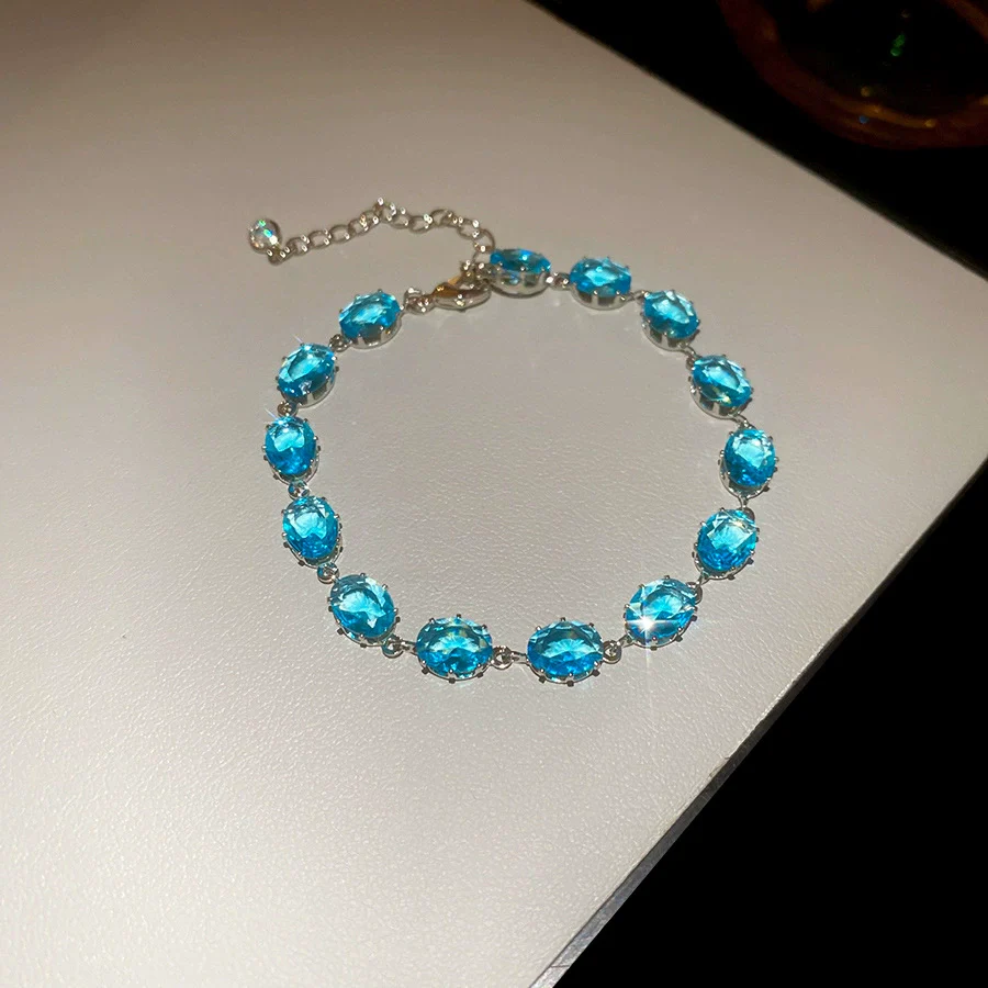 Wholesale Women's Light Luxury Geometric Copper Plastic Zircon Bracelet - Image 20