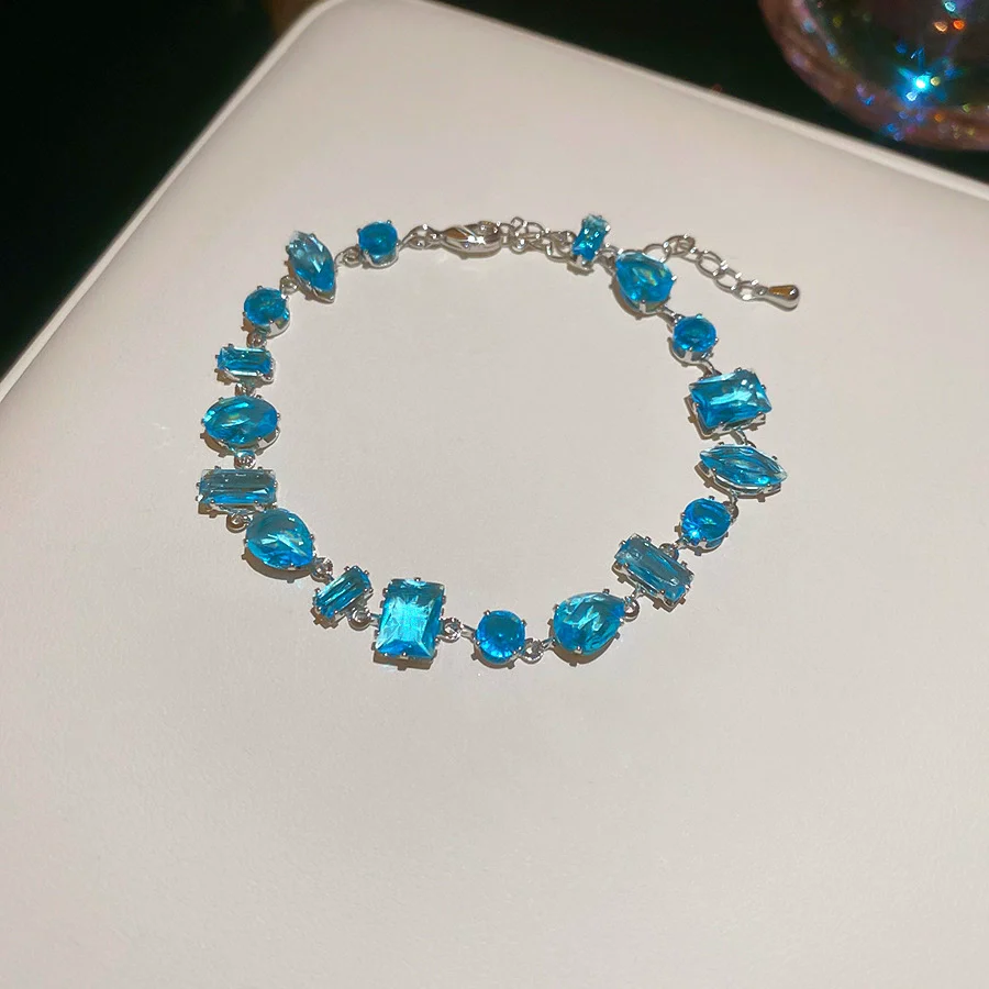 Wholesale Women's Light Luxury Geometric Copper Plastic Zircon Bracelet - Image 21