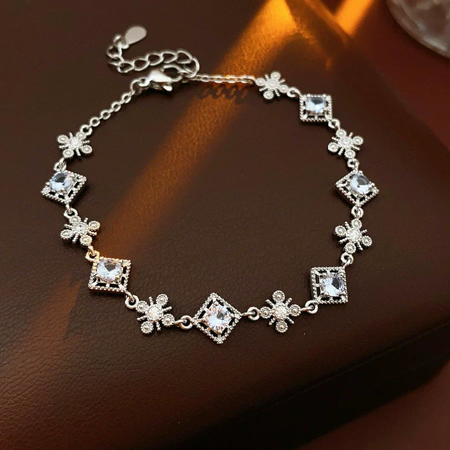 Wholesale Women's Light Luxury Geometric Copper Plastic Zircon Bracelet - Image 25