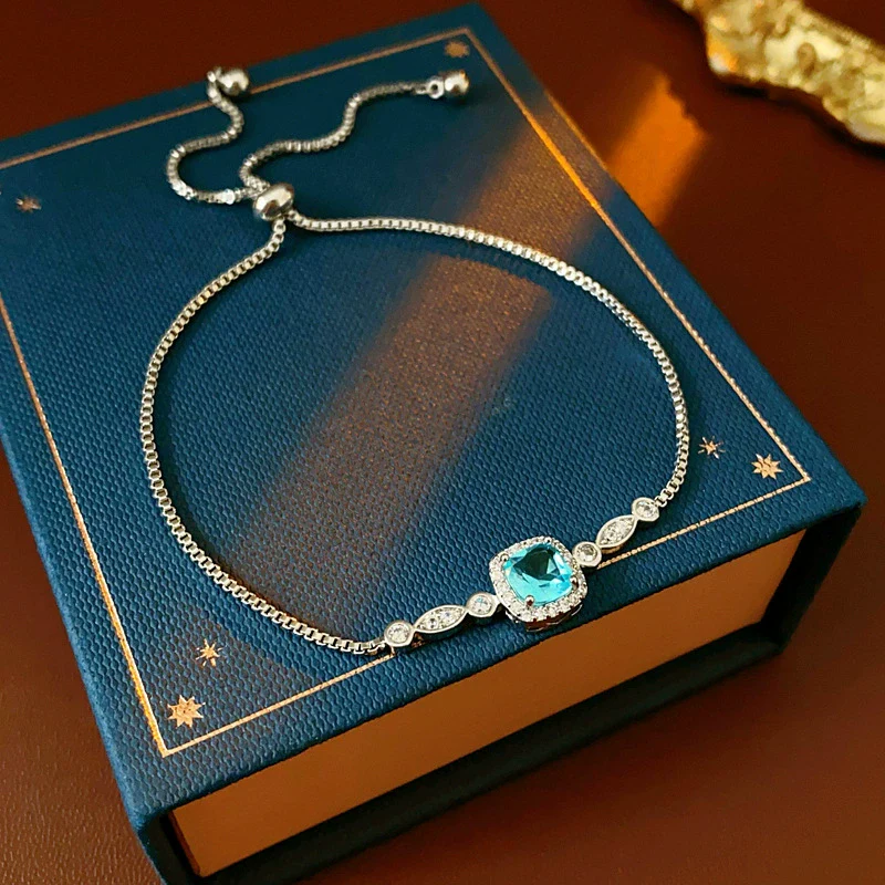 Wholesale Women's Light Luxury Geometric Copper Plastic Zircon Bracelet - Image 3