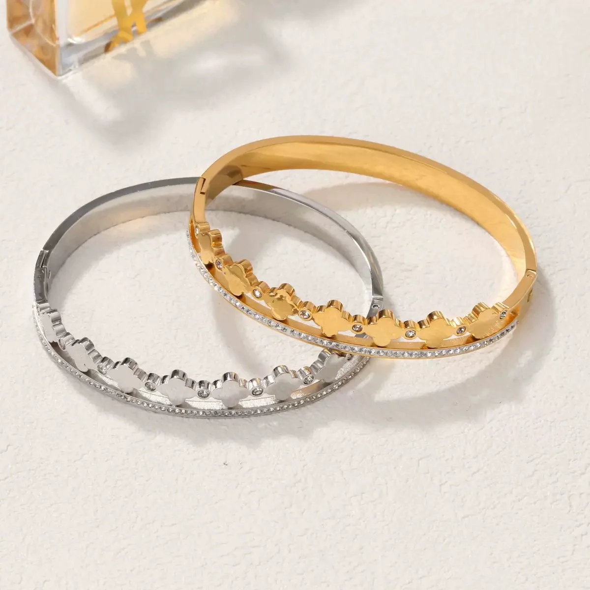 Wholesale Women's Light Luxury Geometric Electroplated Titanium Steel Bracelet Accessible Luxury Jewelry That Does Not Fade - Image 2