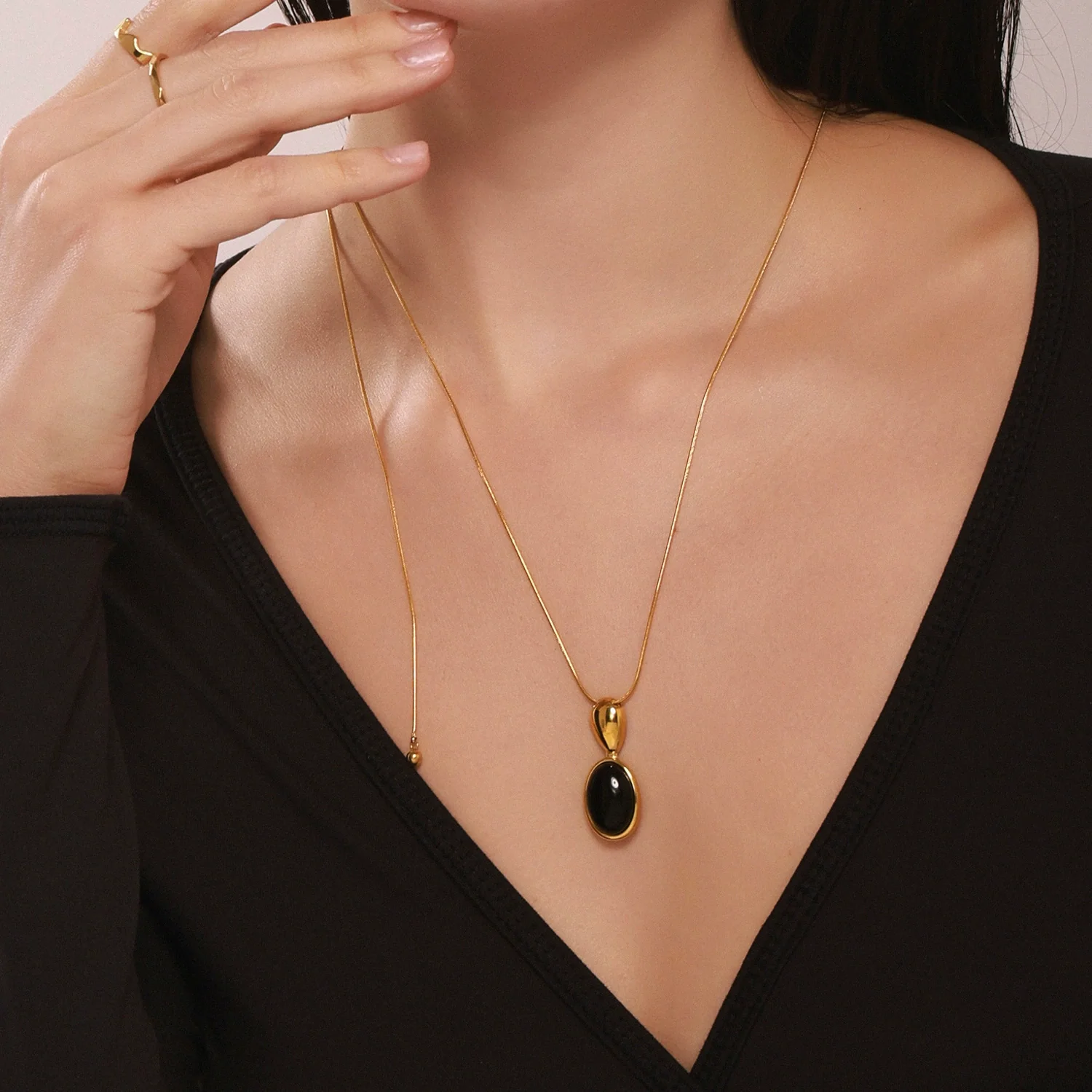 Wholesale Women's Light Luxury Geometric Ferris Wheel Oval Long Necklace In Stainless Steel And Tiger Eye Stone With Pvd Electroplating 18K Real Gold - Image 3