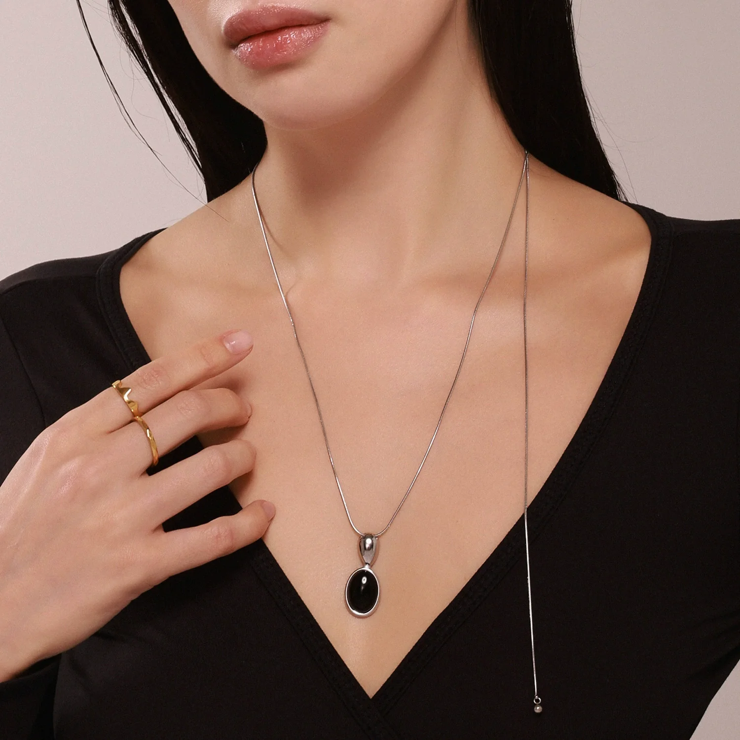 Wholesale Women's Light Luxury Geometric Ferris Wheel Oval Long Necklace In Stainless Steel And Tiger Eye Stone With Pvd Electroplating 18K Real Gold - Image 4