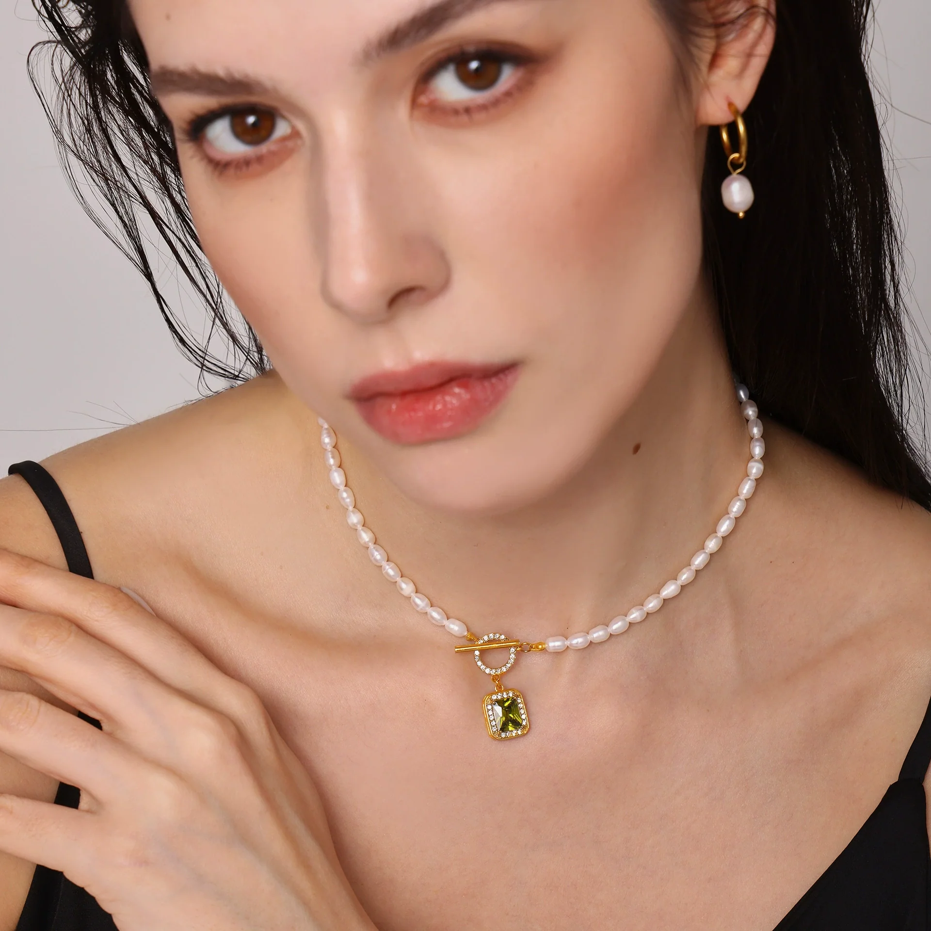 Wholesale Women's Light Luxury Geometric Ferris Wheel Pendant Necklace With Stainless Steel Freshwater Pearl Zircon And Electroplated Titanium Steel - Image 2