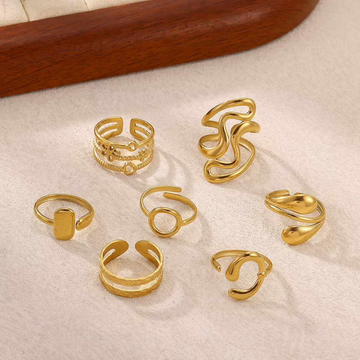 Wholesale Women's Light Luxury Geometric Fruit Inlaid With Gold Stainless Steel Titanium Steel Ring Accessories