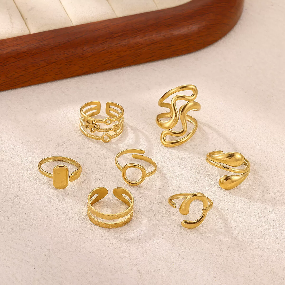 Wholesale Women's Light Luxury Geometric Fruit Inlaid With Gold Stainless Steel Titanium Steel Ring Accessories - Image 2