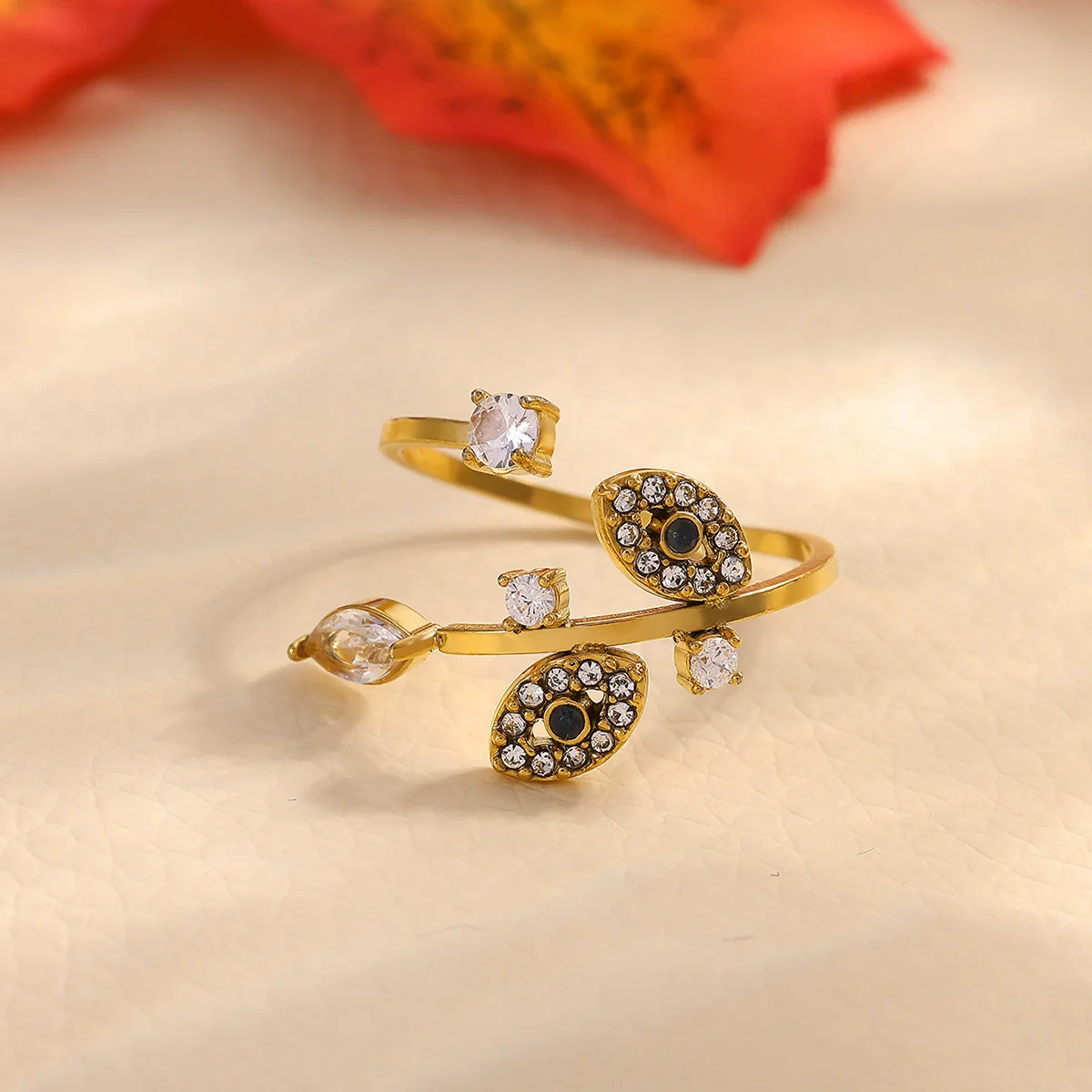 Wholesale Women's Light Luxury Geometric Fruit Shaped 18K Gold Inlaid Fashion Ring - Image 2