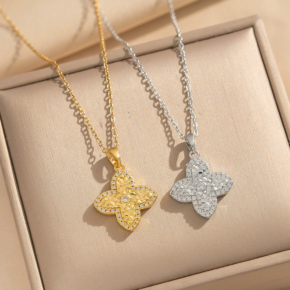 Wholesale Women's Light Luxury Geometric Gold Plated Copper And Zircon Clavicle Chain Necklace