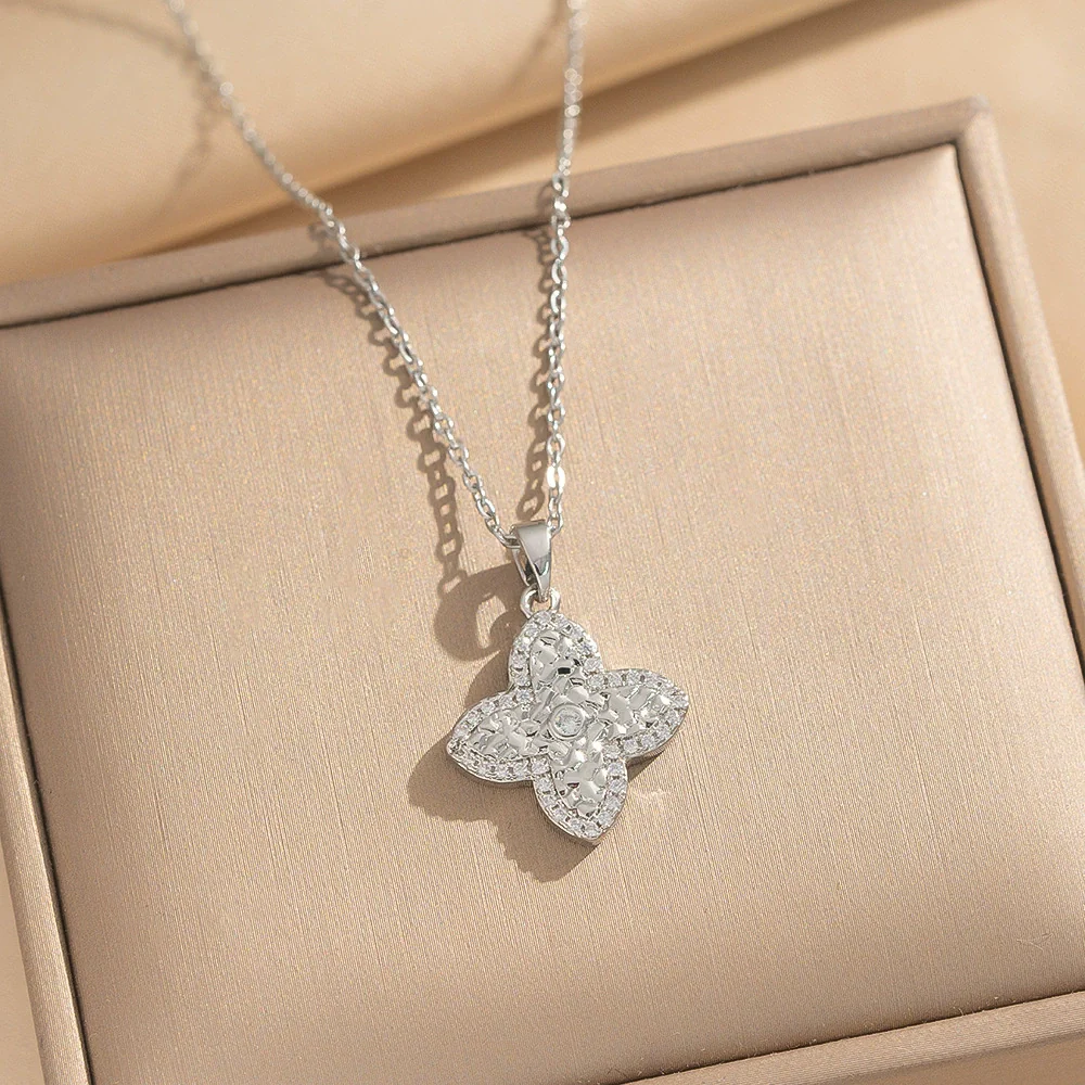 Wholesale Women's Light Luxury Geometric Gold Plated Copper And Zircon Clavicle Chain Necklace - Image 3