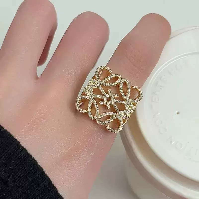 Wholesale Women's Light Luxury Geometric Gold Plated Copper Cut Out Diamond Fashion Ring - Image 2