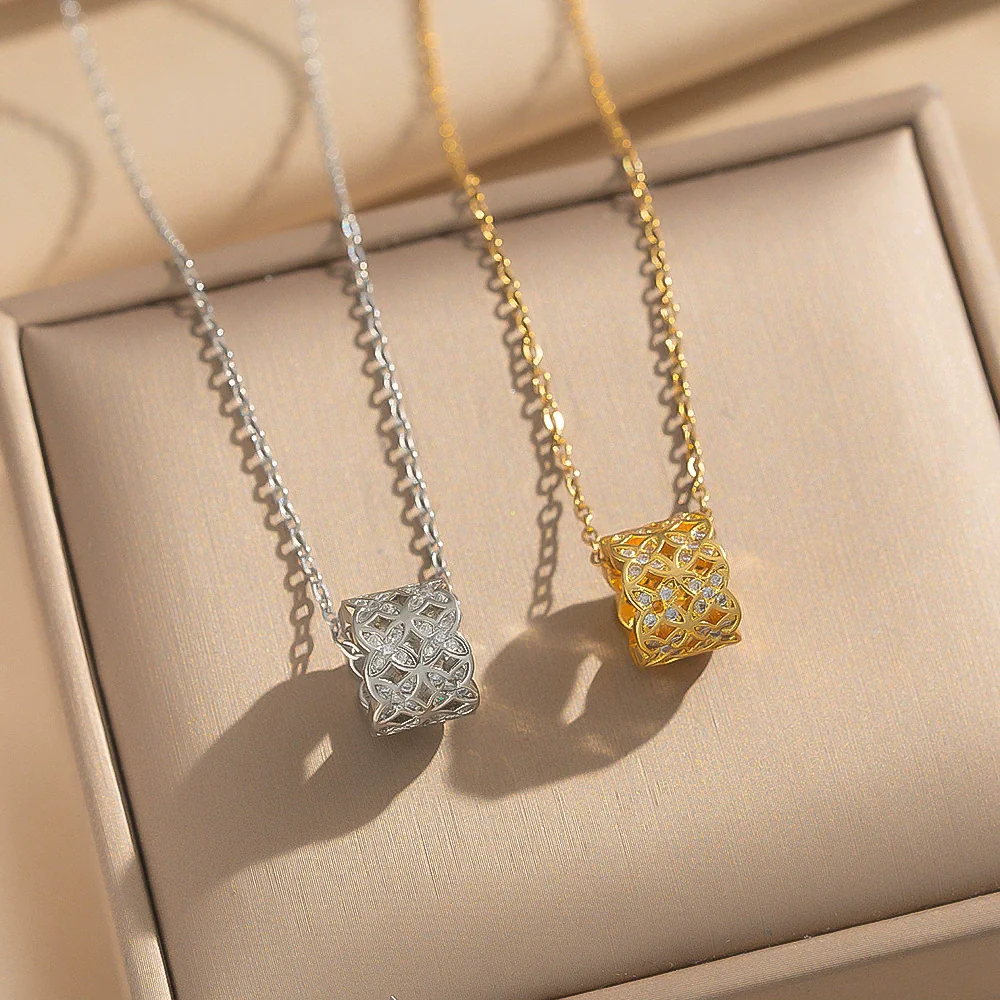 Wholesale Women's Light Luxury Geometric Rhombus Pattern Gold Plated Copper Zircon Inlaid Clavicle Necklace