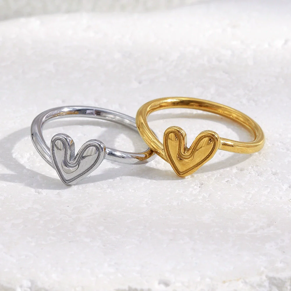 Wholesale Women's Light Luxury Geometric Stainless Steel Electroplated 18K Gold Oblique Heart Ring